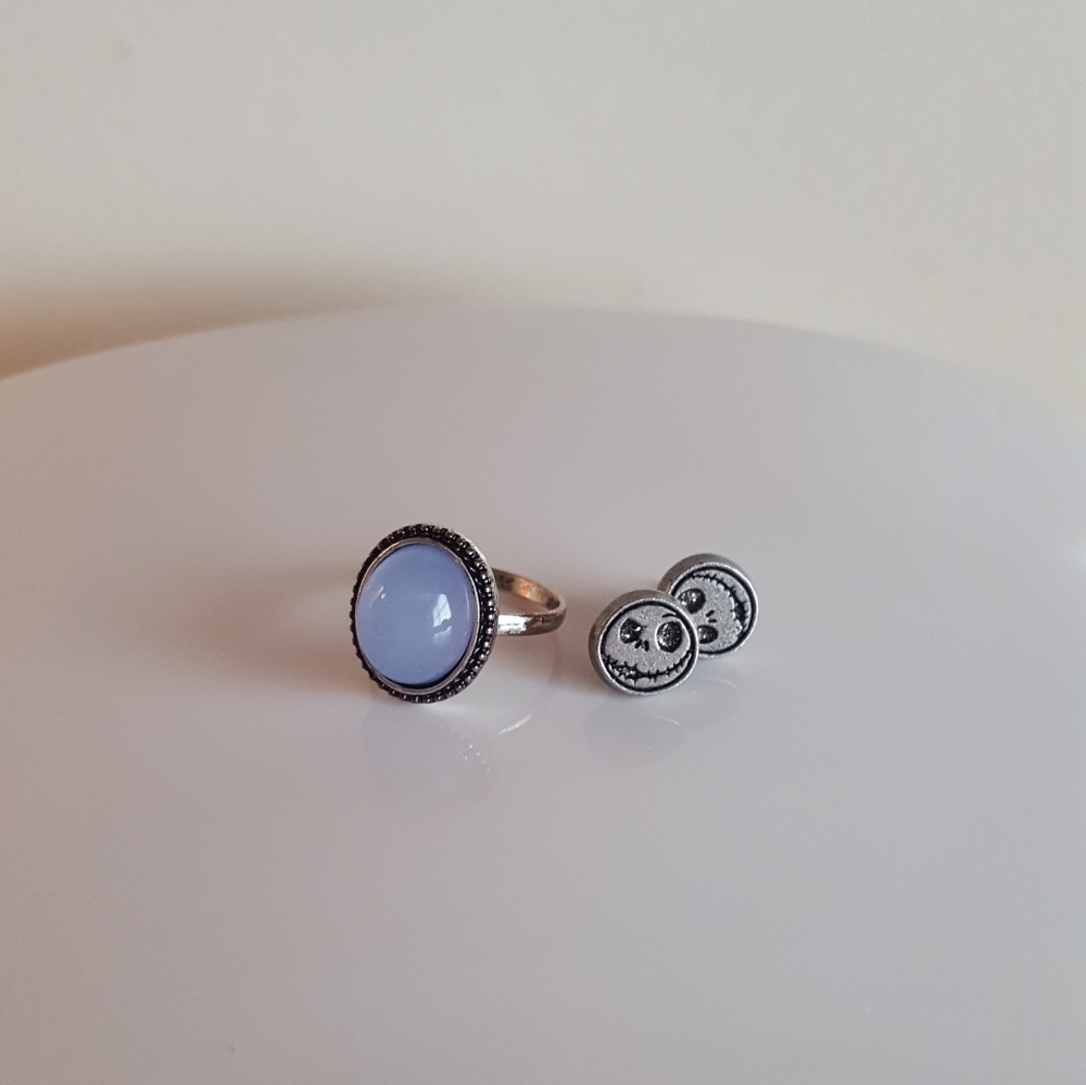 The Nightmare Before Christmas Stud Earrings and Ring - Picture 8 of 8